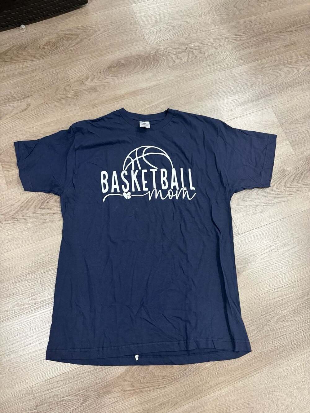 5 Boys Soft Style Basketball Mom Graphic Tee Navy Size L